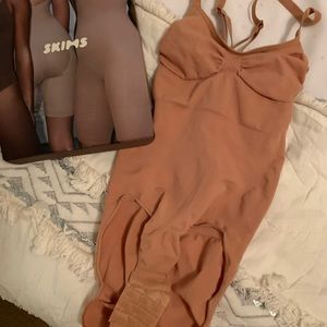 Skims Sculpting bodysuit s/m